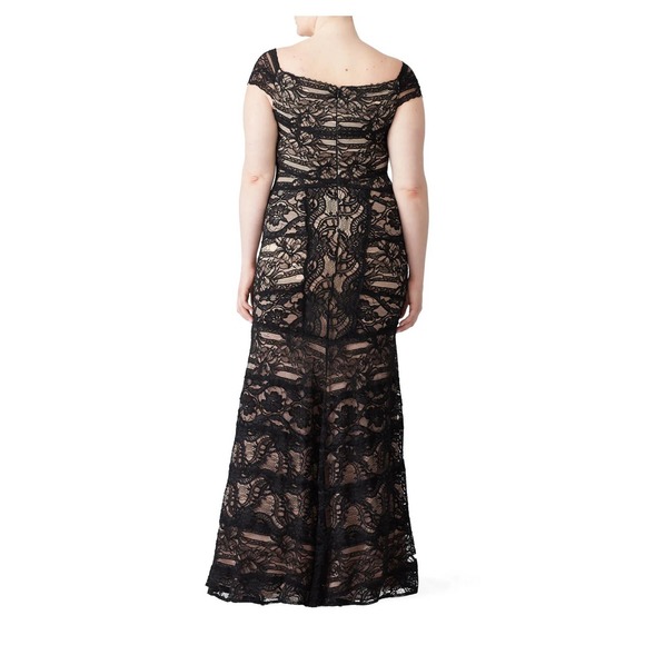 Nicole Miller Tempted By You Lace Gown in Black and Nude 16 - Picture 2 of 16
